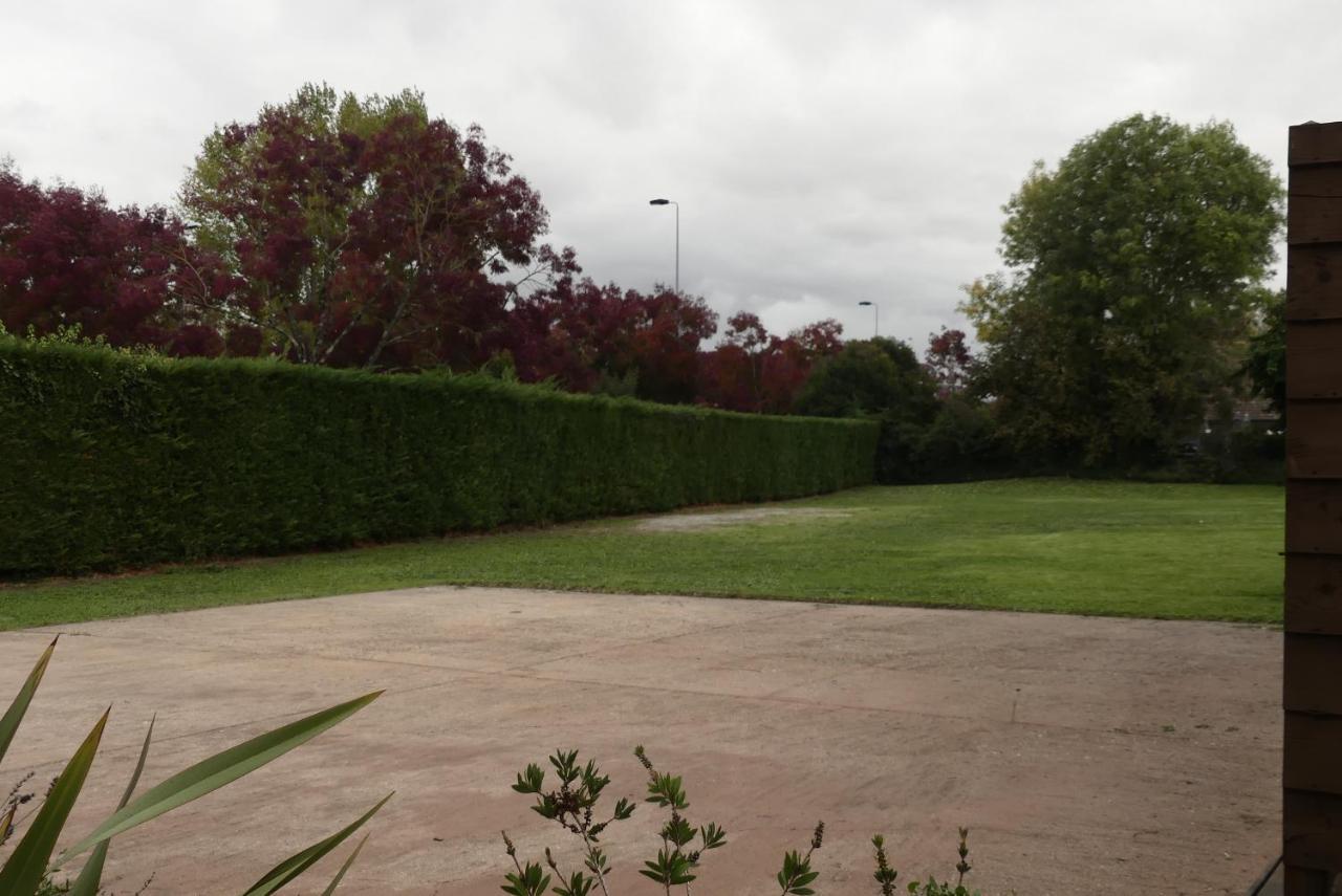 Contact Hôtel Le Provençal Bordeaux Lac avec Bornes électriques Exterior foto