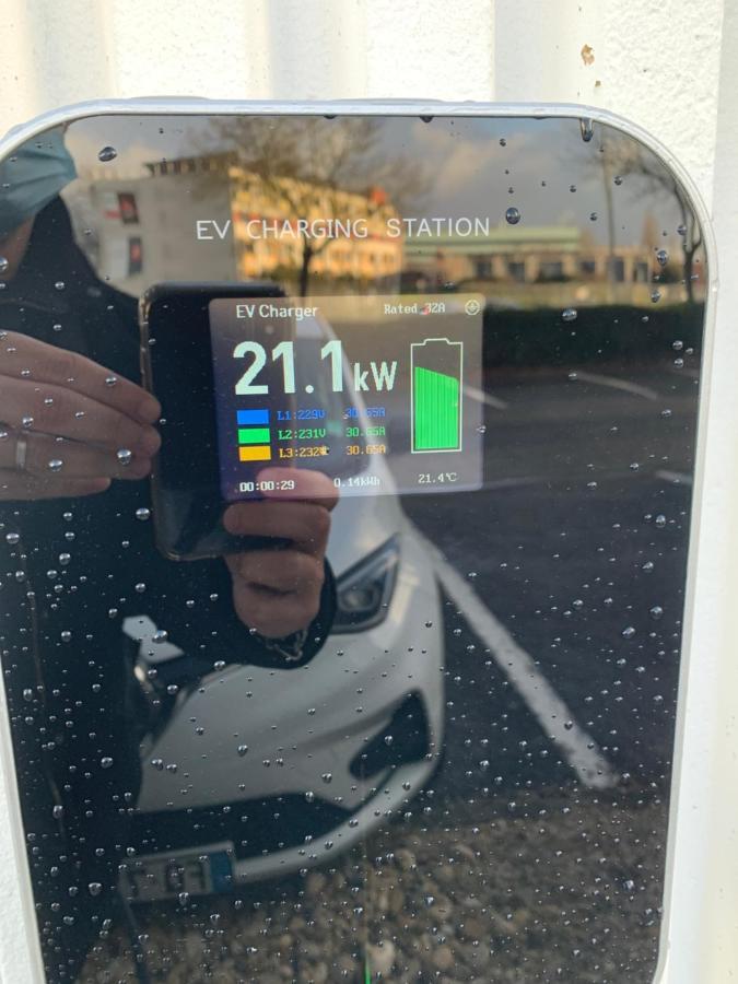 Contact Hôtel Le Provençal Bordeaux Lac avec Bornes électriques Exterior foto