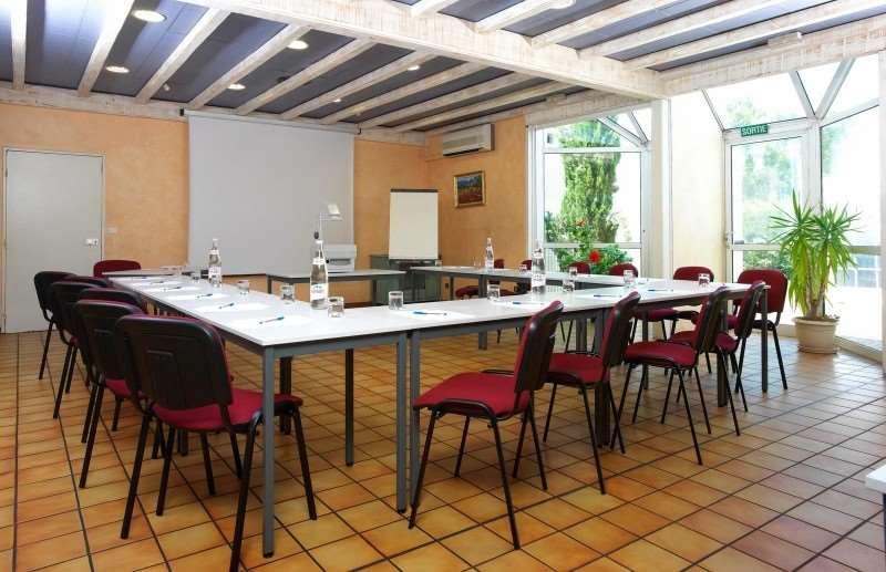 Contact Hôtel Le Provençal Bordeaux Lac avec Bornes électriques Exterior foto